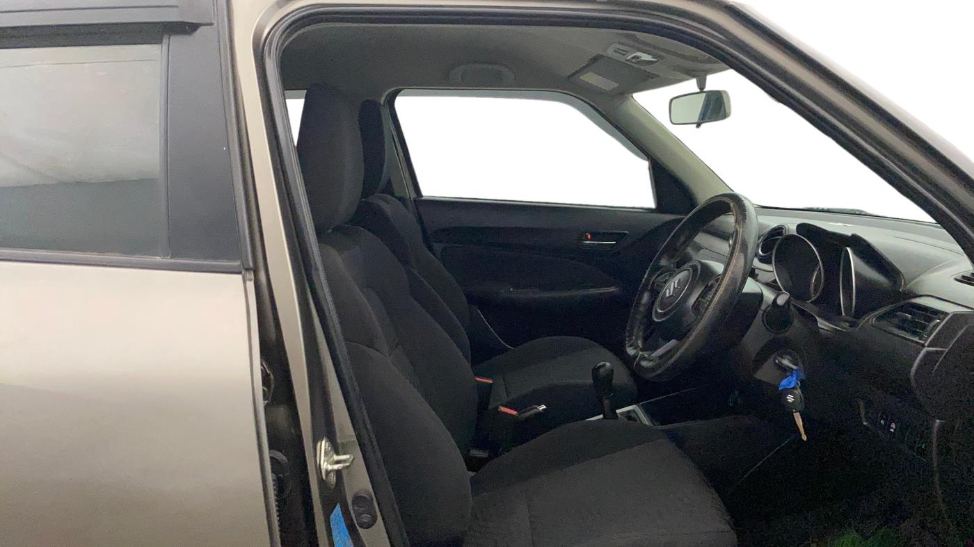 2021 Maruti Swift VXI, Petrol, Manual, 79,881 km, Right Side Front Door Cabin