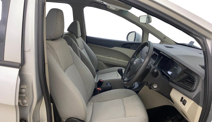 2018 Mahindra MARAZZO M4 8 STR, Diesel, Manual, 84,331 km, Right Side Front Door Cabin