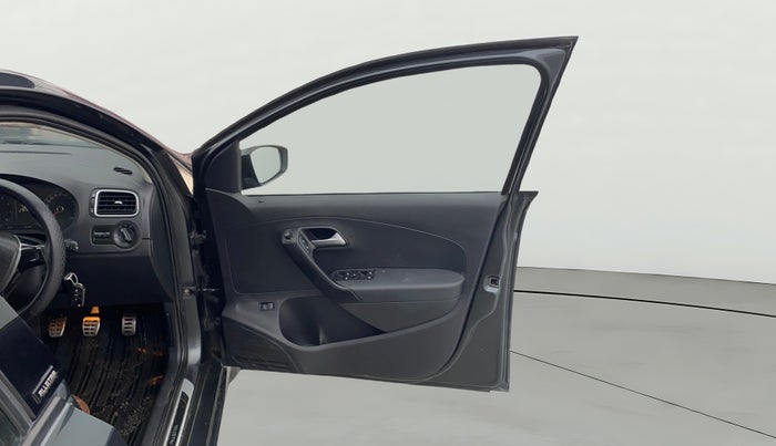 2017 Volkswagen Vento ALLSTAR 1.6, Petrol, Manual, 1,10,750 km, RHS Front Door