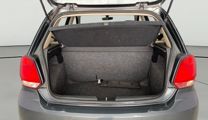 2017 Volkswagen Polo HIGHLINE1.2L, Petrol, Manual, 1,03,836 km, Boot Open Zoomed View