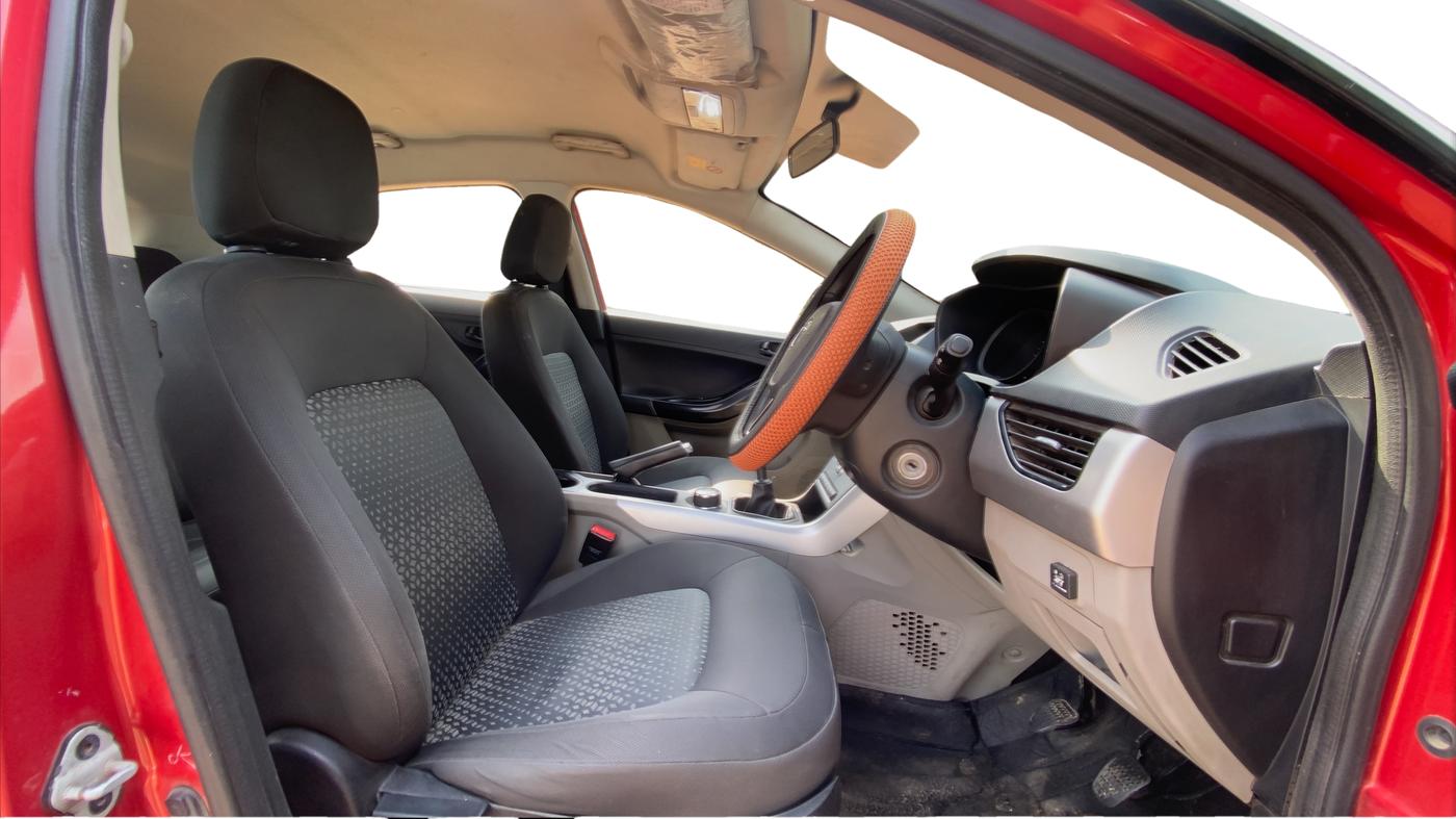 2018 Tata NEXON XM PETROL, CNG, Manual, 96,263 km, Right Side Front Door Cabin
