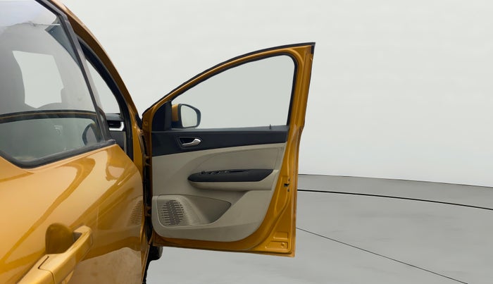 2019 Renault TRIBER RXZ, Petrol, Manual, 81,825 km, RHS Front Door