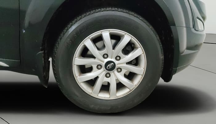 2019 Mahindra XUV500 W5, Diesel, Manual, 60,258 km, Right Front Wheel