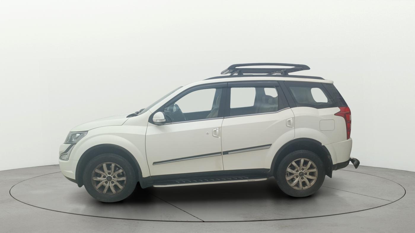 2017 Mahindra XUV500 W10 AT, Diesel, Automatic, 69,270 km, Left Side