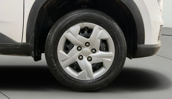 2022 Hyundai VENUE S 1.2, Petrol, Manual, 39,560 km, Right Front Wheel