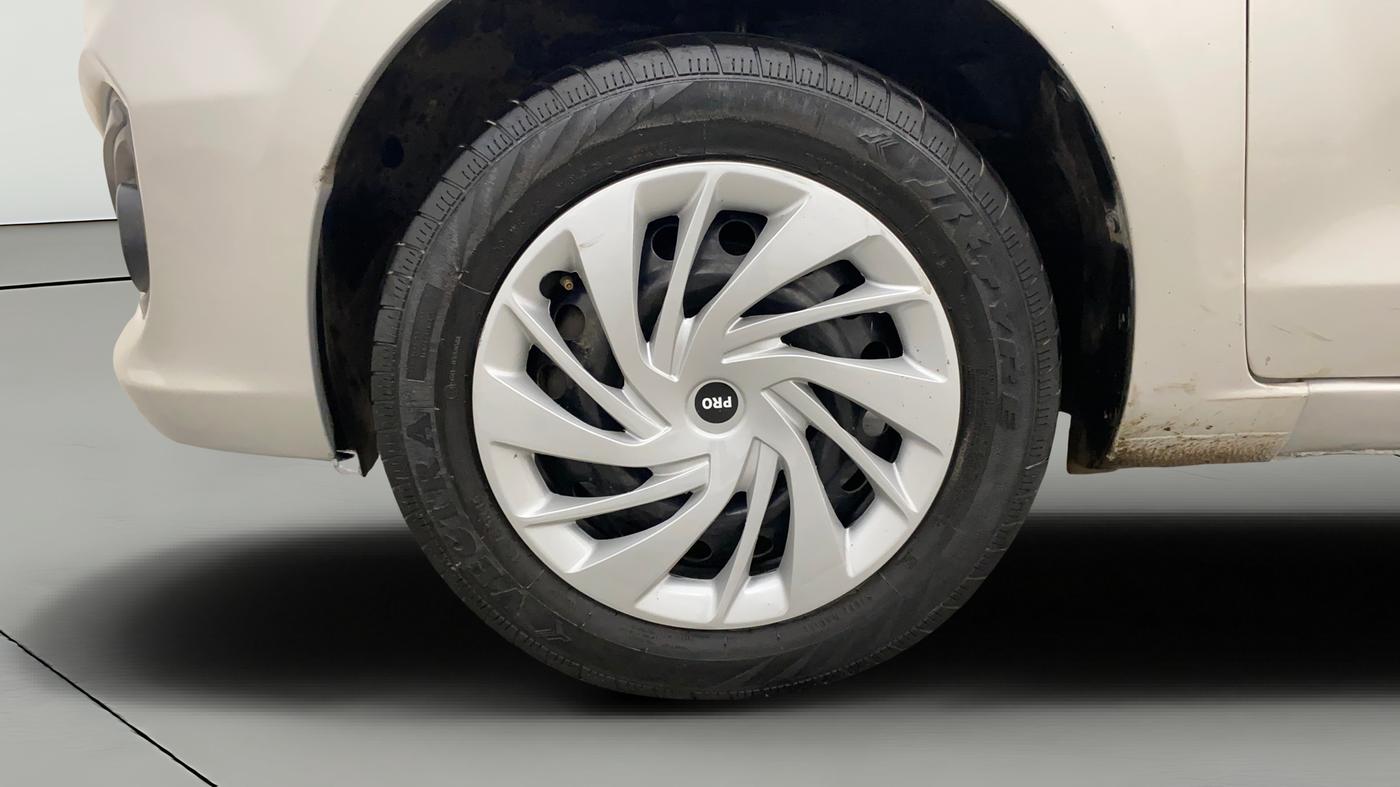 2016 Maruti Ertiga VXI CNG, CNG, Manual, 72,666 km, Left Front Wheel