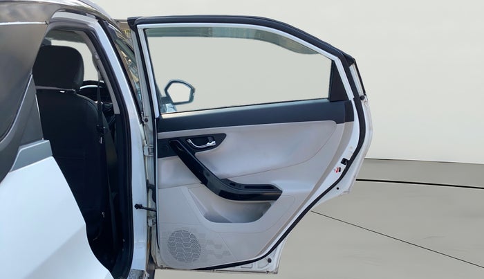 2021 Tata NEXON XZA PLUS SUNROOF PETROL, Petrol, Automatic, 31,729 km, RHS Rear Door