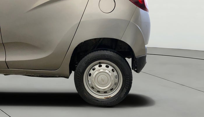 2016 Mahindra Kuv100 K2 6 STR, Petrol, Manual, 38,585 km, Left Rear Wheel