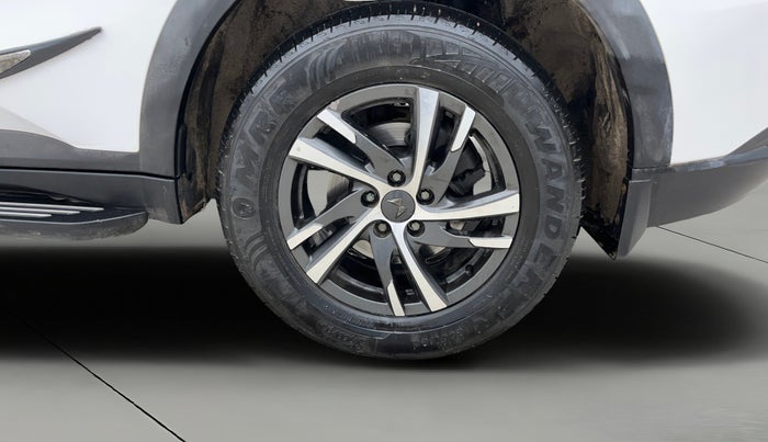 2023 Mahindra XUV700 AX 5 P AT 5 STR, Petrol, Automatic, 14,466 km, Left Rear Wheel