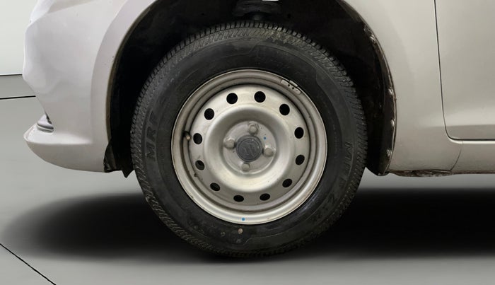 2015 Maruti Swift Dzire LXI (O), Petrol, Manual, 35,987 km, Left Front Wheel