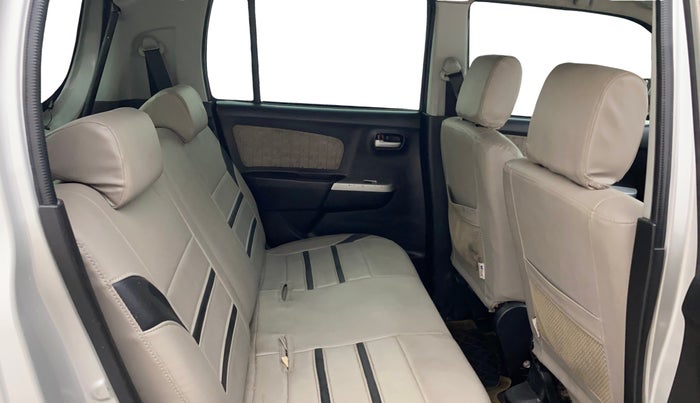 2015 Maruti Wagon R 1.0 VXI, Petrol, Manual, 1,46,341 km, Right Side Rear Door Cabin