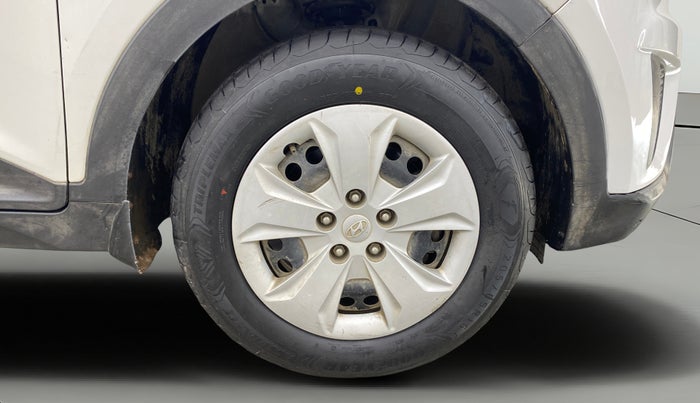 2017 Hyundai Creta E PLUS 1.6 PETROL, Petrol, Manual, 35,825 km, Right Front Wheel