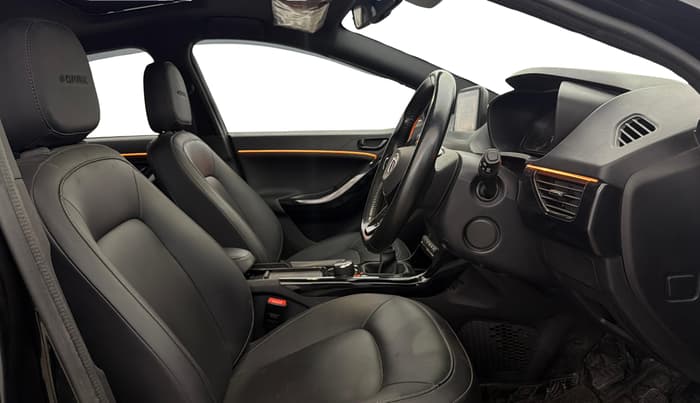 2022 Tata NEXON XZ PLUS (PREMIUM) DIESEL DARK EDITION, Diesel, Manual, 68,579 km, Right Side Front Door Cabin