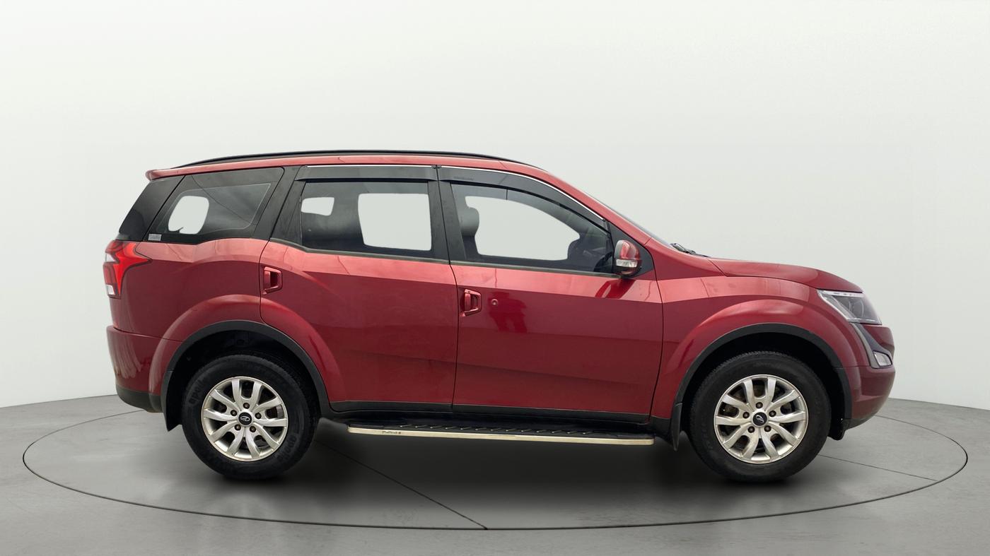 2019 Mahindra XUV500 W7, Diesel, Manual, 45,881 km, Right Side View