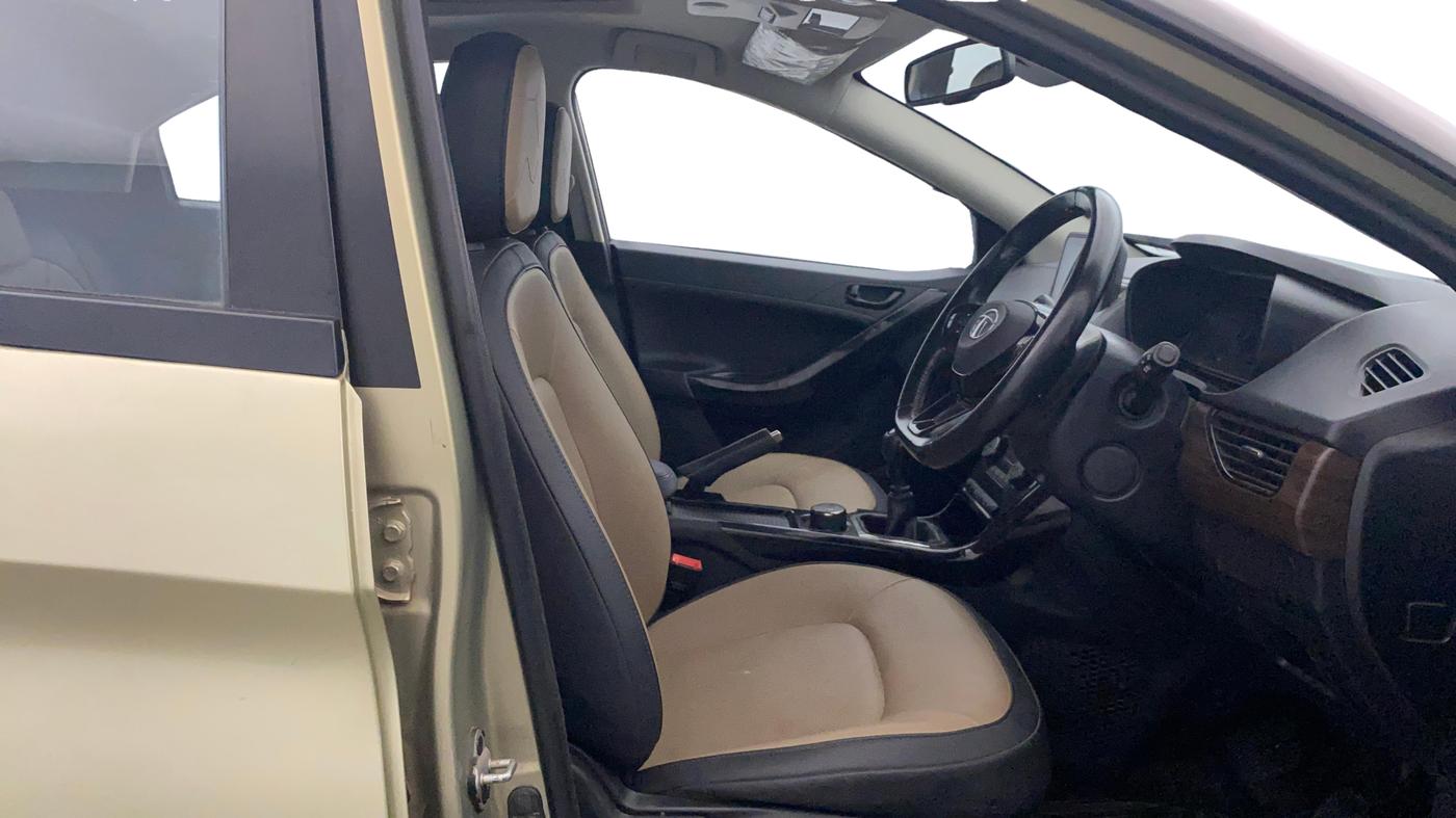 2022 Tata NEXON XZ PLUS PETROL KAZIRANGA, Petrol, Manual, 25,080 km, Right Side Front Door Cabin