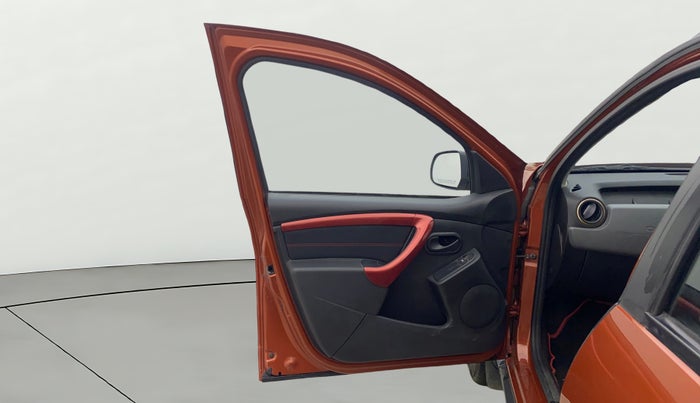 2017 Renault Duster RXS CVT, Petrol, Automatic, 50,487 km, LHS Front Door