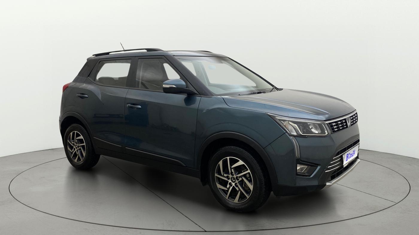 2024 Mahindra XUV300 W8 (O) 1.2 PETROL AMT, Petrol, Automatic, 15,125 km, SRP