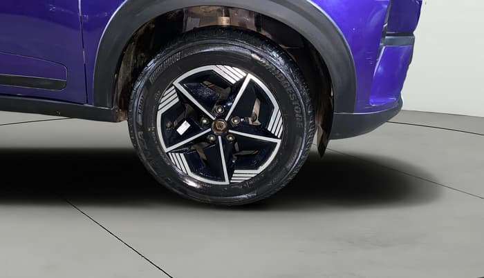 2024 Tata NEXON FEARLESS PURPLE + SUNROOF DCA DUAL TONE 1.2 PETROL, Petrol, Automatic, 14,104 km, Right Front Wheel