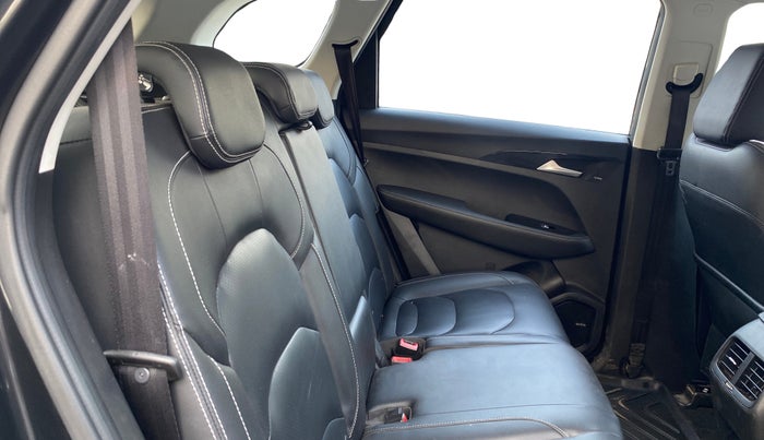 2020 MG HECTOR SHARP 1.5 DCT PETROL, Petrol, Automatic, 96,772 km, Right Side Rear Door Cabin