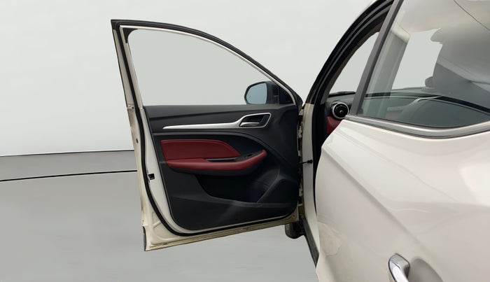 2023 MG ASTOR SAVVY 1.3 TURBO AT S RED, Petrol, Automatic, 23,588 km, LHS Front Door