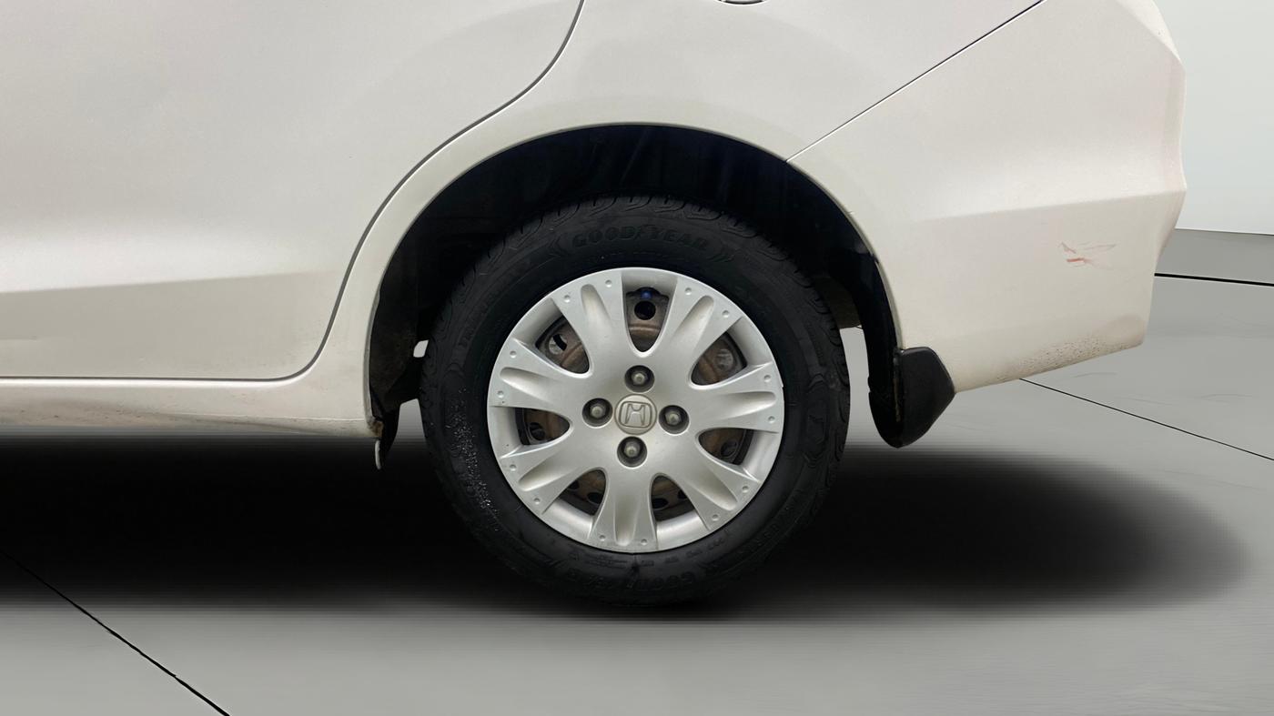 2017 Honda Amaze 1.2L I-VTEC S OPT, Petrol, Manual, 1,45,301 km, Left Rear Wheel