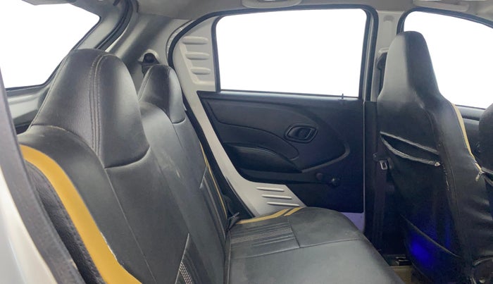 2017 Datsun Redi Go GOLD LIMITED EDITION, Petrol, Manual, 1,00,069 km, Right Side Rear Door Cabin