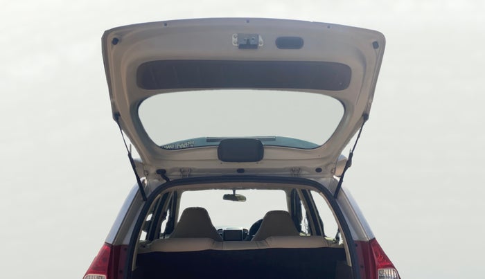 2015 Hyundai i10 MAGNA 1.1, Petrol, Manual, 83,365 km, Boot Door Open