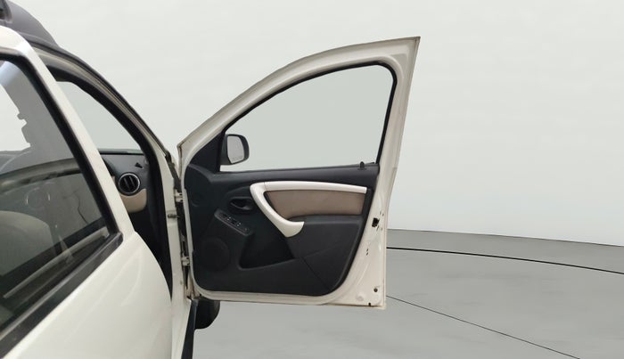 2014 Renault Duster 85 PS RXL DIESEL (OPT), Diesel, Manual, 77,496 km, RHS Front Door