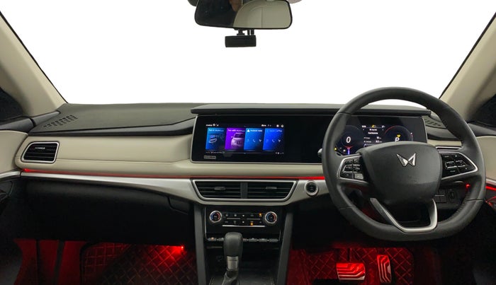 2022 Mahindra XUV700 AX 7 P AT 7 STR, Petrol, Automatic, 53,385 km, Dashboard