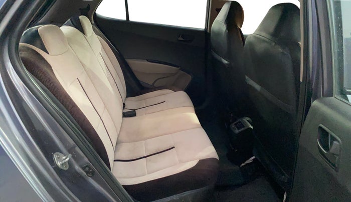 2017 Hyundai Grand i10 MAGNA 1.2 KAPPA VTVT, Petrol, Manual, 82,647 km, Right Side Rear Door Cabin