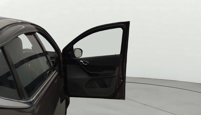 2017 Tata TIGOR XZ PETROL, Petrol, Manual, 1,16,950 km, RHS Front Door