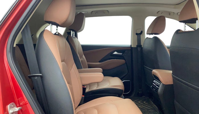 2023 MG HECTOR PLUS SHARP PRO 1.5 TURBO MT 6 STR, Petrol, Manual, 16,692 km, Right Side Rear Door Cabin