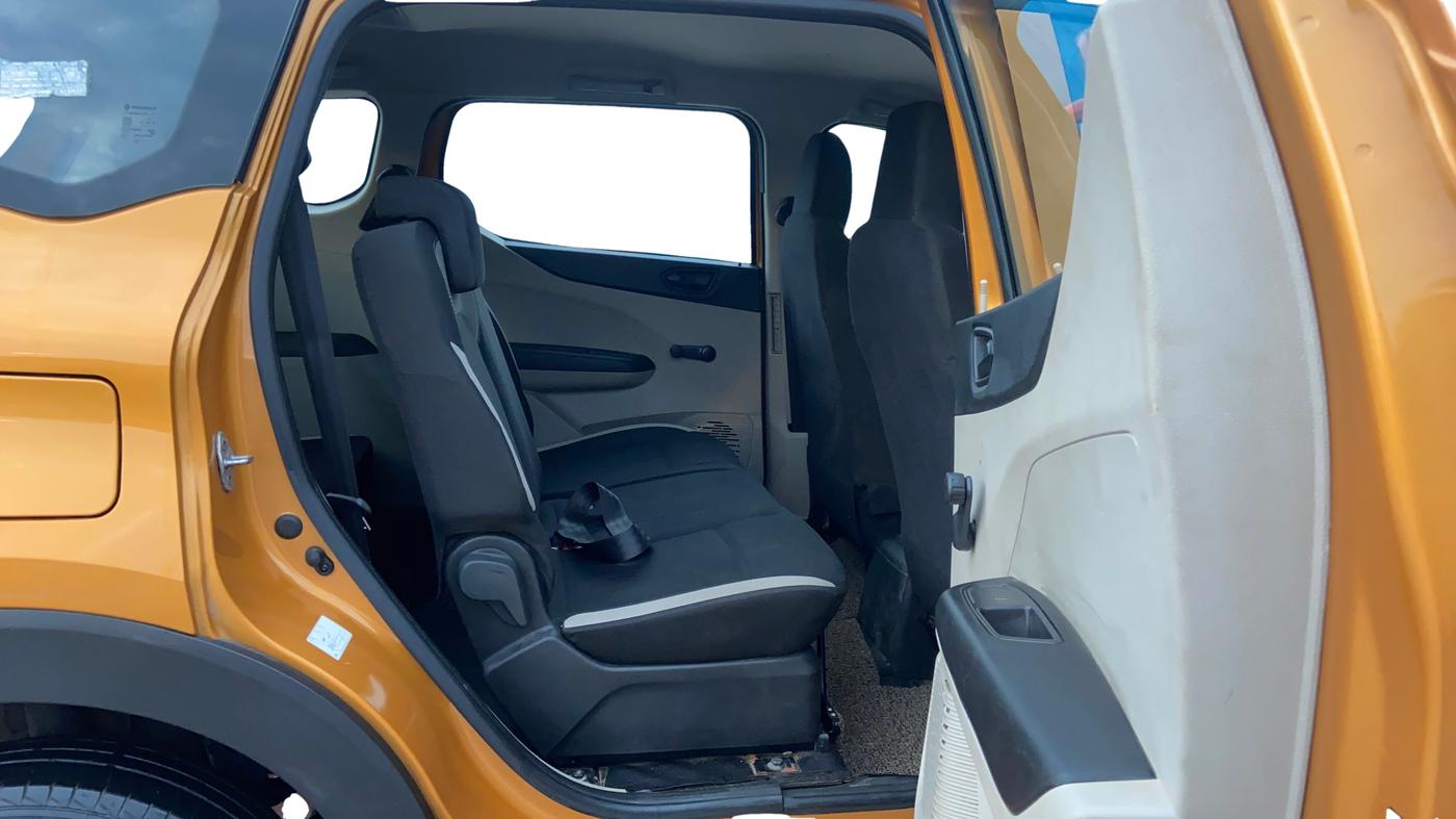 2024 Renault TRIBER RXL MT, Petrol, Manual, 38,329 km, Right Side Rear Door Cabin