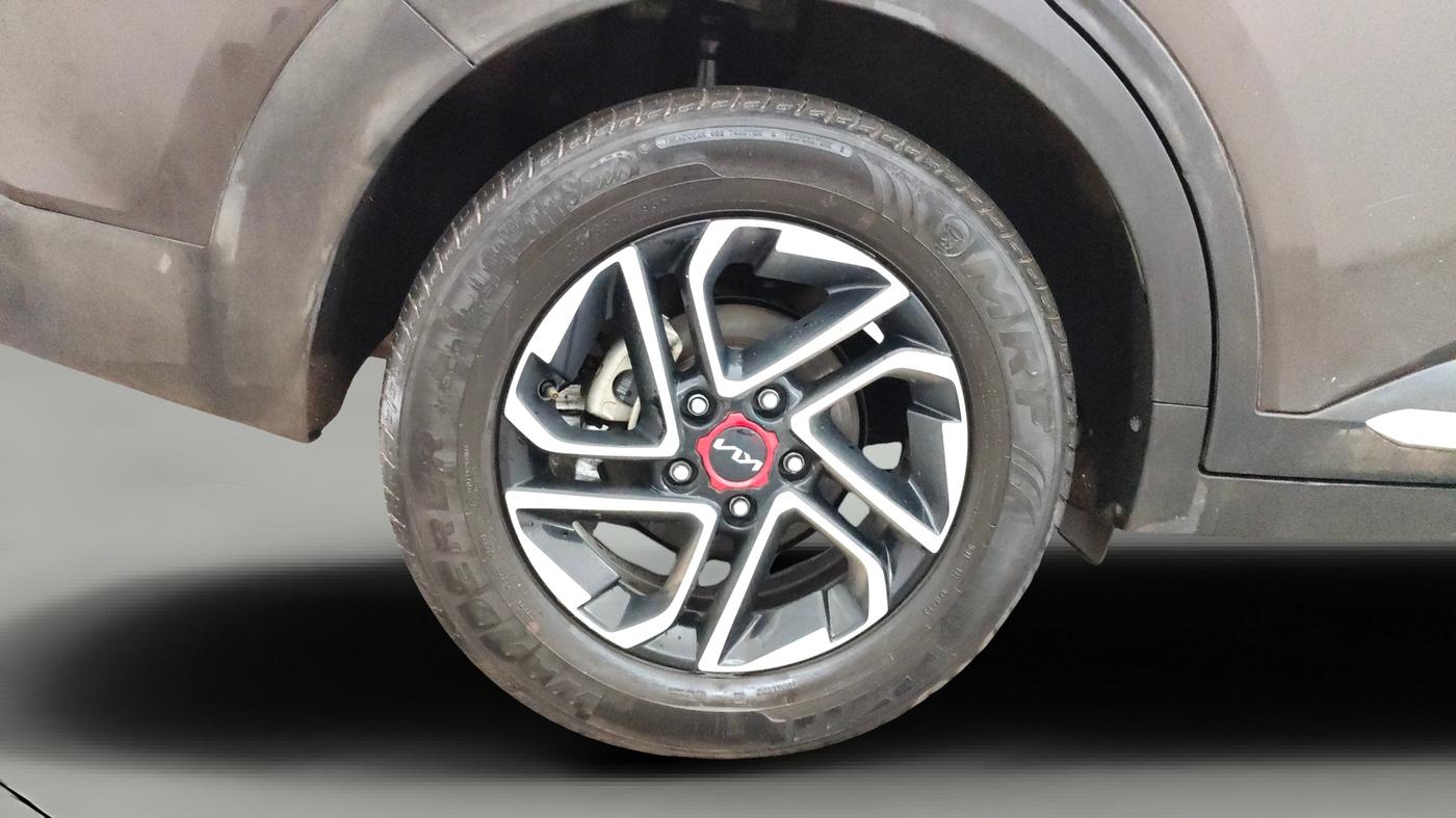 2023 KIA CARENS LUXURY PLUS IMT 1.5 DIESEL IMT, Diesel, Manual, 30,360 km, Right Rear Wheel
