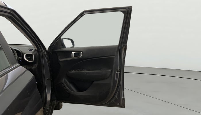 2021 Hyundai VENUE S 1.2, Petrol, Manual, 30,315 km, RHS Front Door