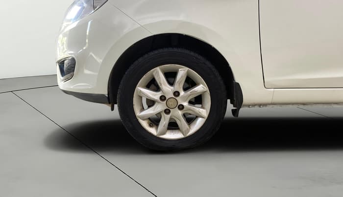 2014 Tata Zest XT PETROL, Petrol, Manual, 90,226 km, Left Front Wheel