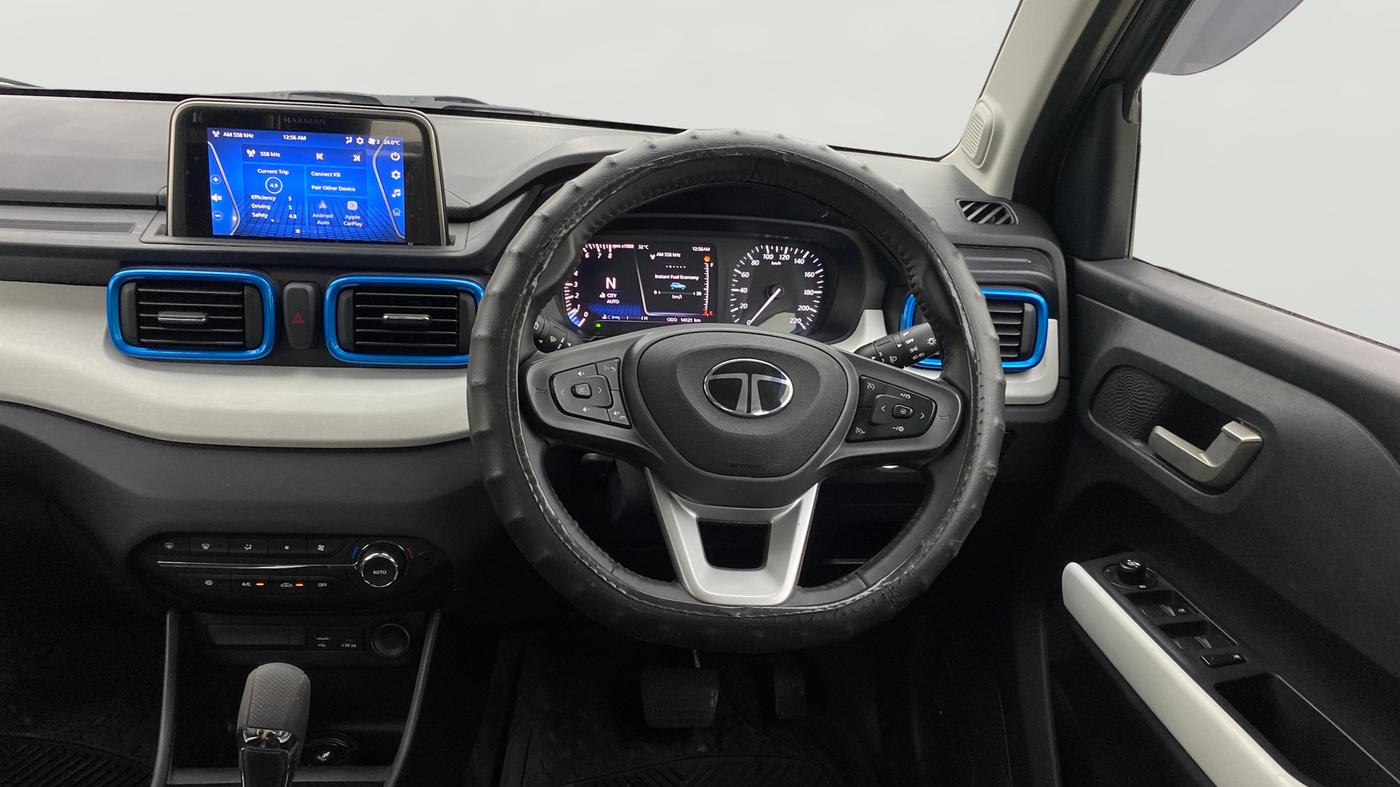 2024 Tata PUNCH Creative Dual Tone AMT Sunroof , Petrol, Automatic, 14,120 km, Steering Wheel Close Up