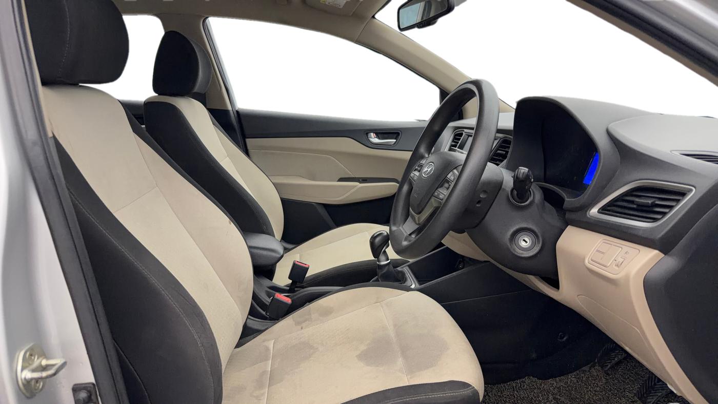 2018 Hyundai Verna 1.6 VTVT SX, Petrol, Manual, 77,033 km, Right Side Front Door Cabin