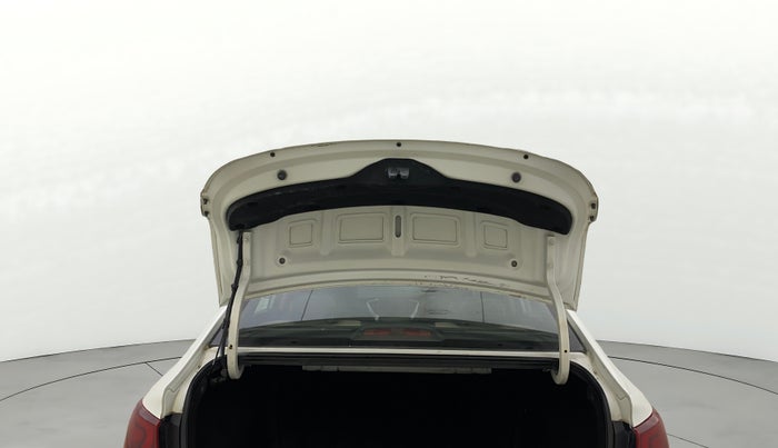 2017 Hyundai Verna 1.6 VTVT SX (O) AT, Petrol, Automatic, 71,150 km, Boot Door Open