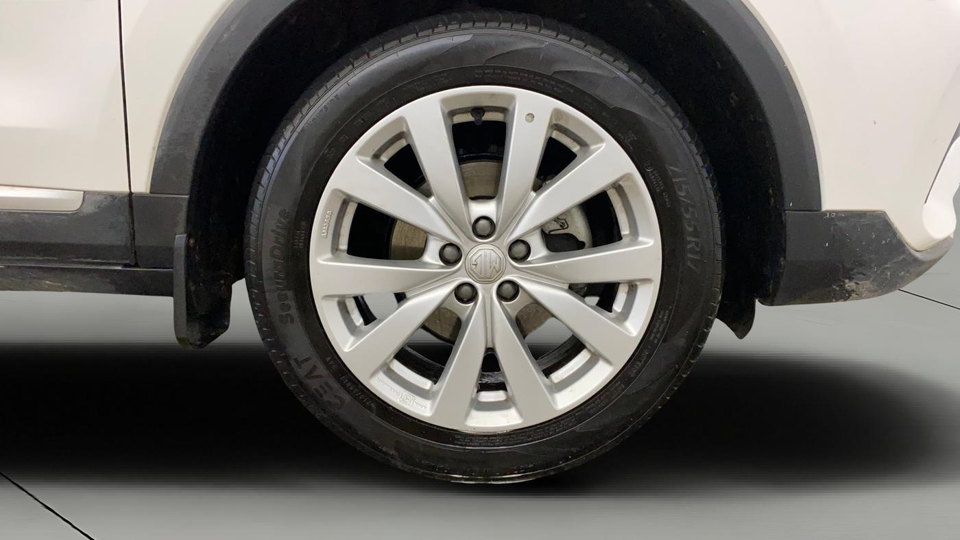 2024 MG ASTOR Select 1.5 MT (Ivory), Petrol, Manual, 11,319 km, Right Front Wheel