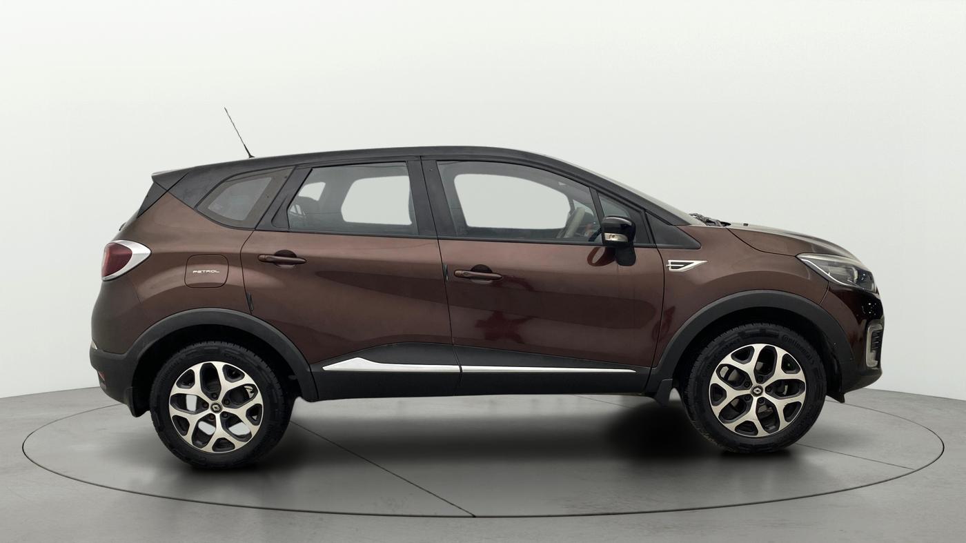 2018 Renault Captur RXT PETROL, Petrol, Manual, 1,46,833 km, Right Side View