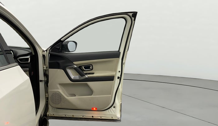 2023 Tata Safari XZ PLUS, Diesel, Manual, 46,577 km, RHS Front Door