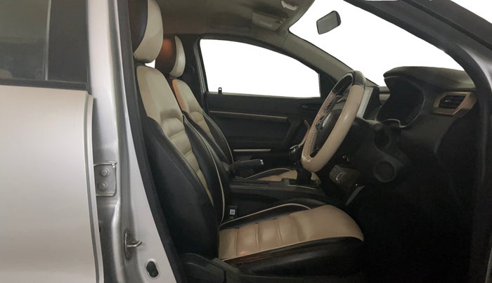 2022 Renault Kiger RXT (O) MT, Petrol, Manual, 24,310 km, Right Side Front Door Cabin