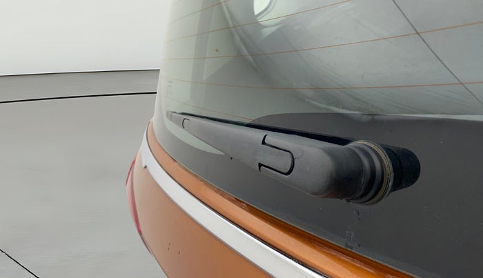 2019 Maruti Vitara Brezza ZDI PLUS AT DUAL TONE, Diesel, Automatic, 76,908 km, Rear Wiper