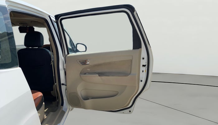 2017 Maruti Ertiga VDI SHVS, Diesel, Manual, 1,28,272 km, RHS Rear Door