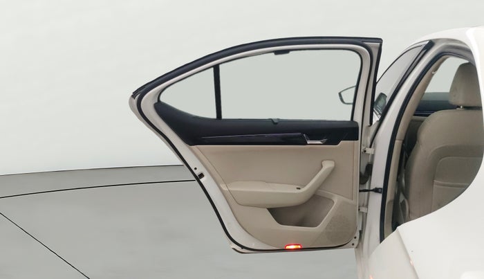 2017 Skoda Superb L&K 1.8 TSI AT, Petrol, Automatic, 91,341 km, LHS Rear Door