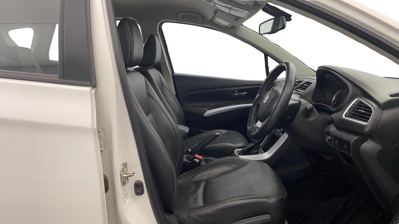 2021 Maruti S Cross ALPHA AT1.5, Petrol, Automatic, 51,013 km, Right Side Front Door Cabin