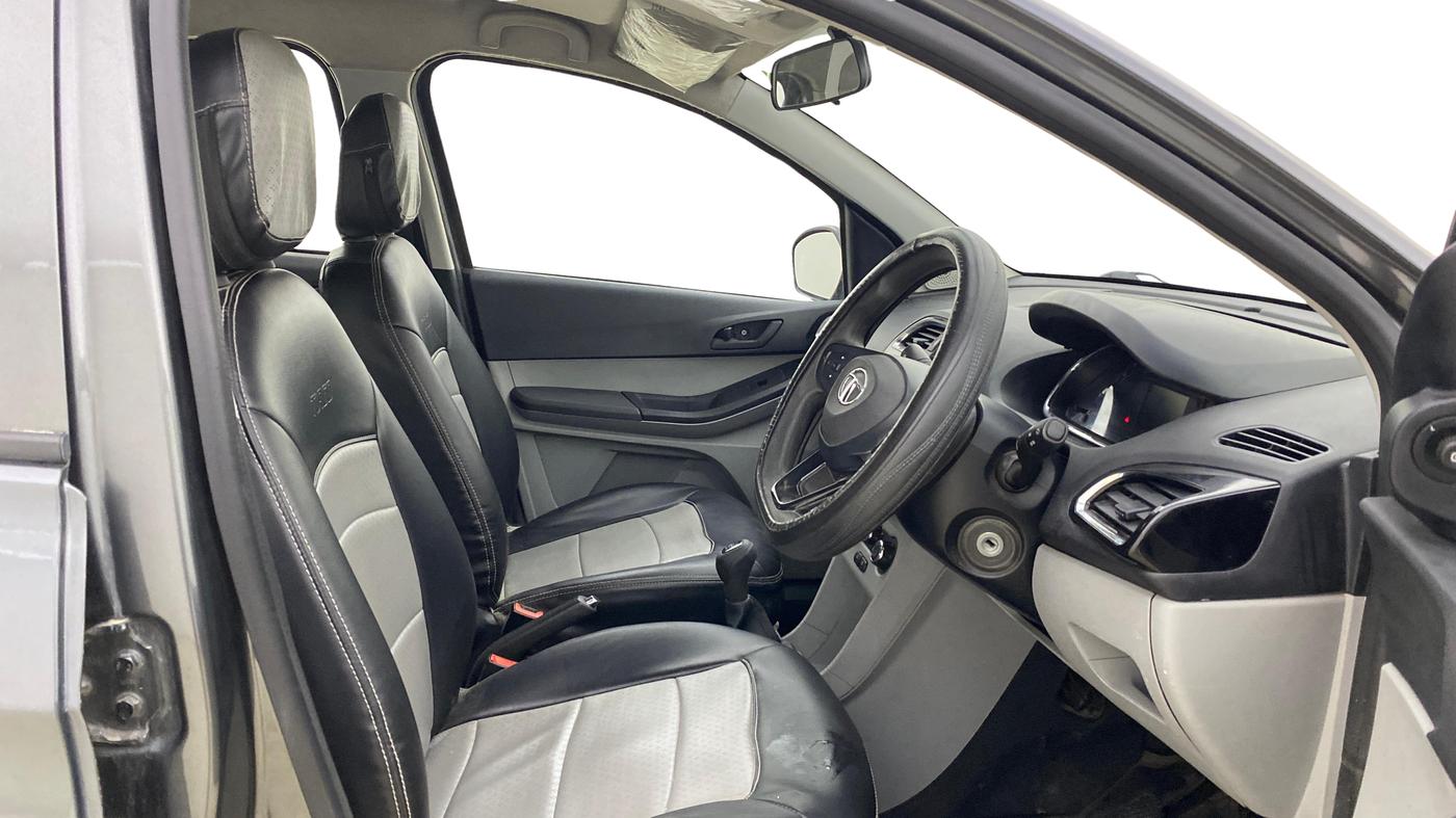 2022 Tata Tiago XT CNG, CNG, Manual, 90,707 km, Right Side Front Door Cabin