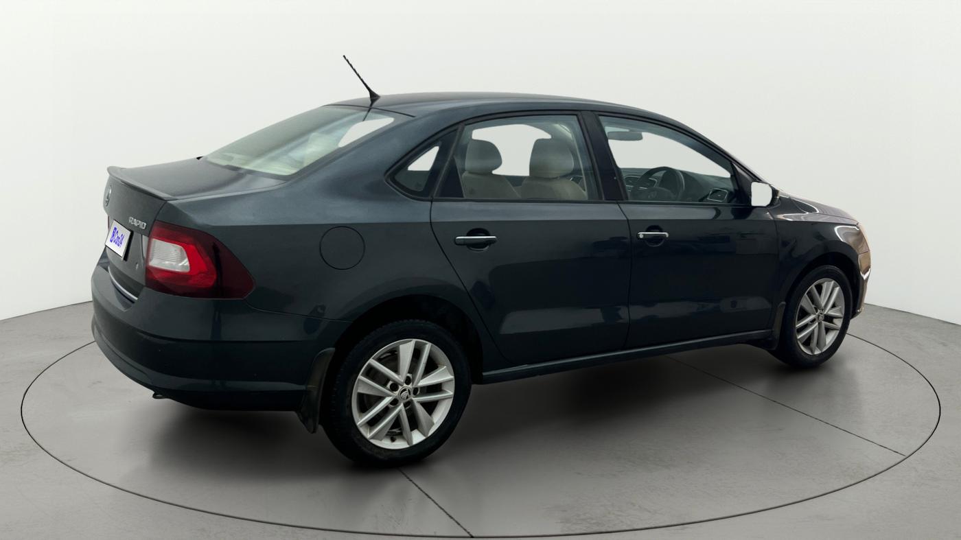 2017 Skoda Rapid 1.6 MPI STYLE PLUS MT, Petrol, Manual, 66,815 km, Right Back Diagonal