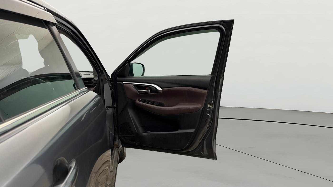 2023 Maruti Grand Vitara ZETA SMART HYBRID, Petrol, Manual, 11,403 km, RHS Front Door
